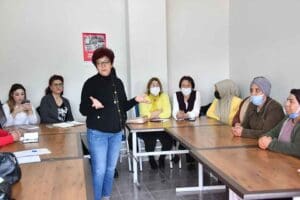 Narlıdere Belediyesi Pakize Ateş Kadın Danışma Merkezi&rsquo;nin d&uuml;zenlediği Kadının İnsan
