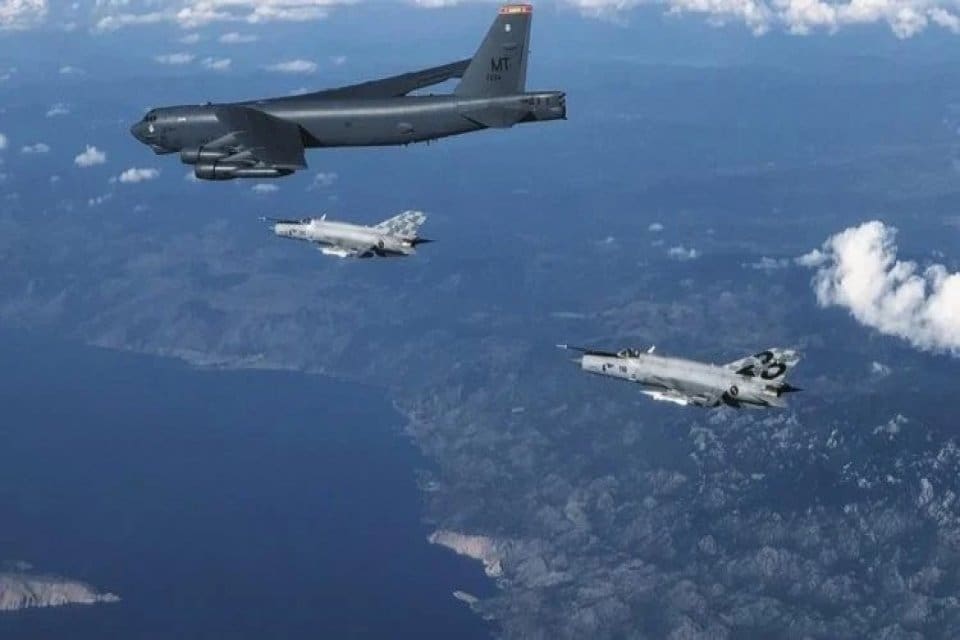 NATO'nun n&uuml;kleer caydırıcılık tatbikatı 'Steadfast Noon' bug&uuml;n başladı. NATO'nun bu