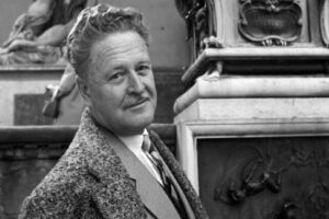 Türk Edebiyatının duayen isimlerinden olan Nazım Hikmet 119. doğum yıl