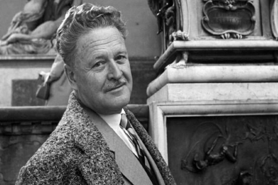 Türk Edebiyatının duayen isimlerinden olan Nazım Hikmet 119. doğum yıl