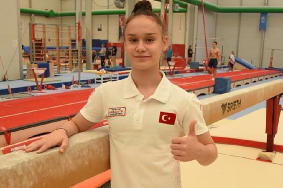Artistik&nbsp; cimnastikte &uuml;lkemizi 2020 Tokyo Olimpiyatları'nda temsil edecek İzmirli tek