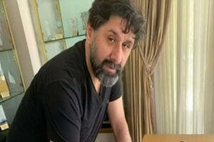 &Ccedil;anakkale'nin Gelibolu il&ccedil;esinde eğitimci Nazmi Arıkan (69) ile şof&ouml;r&uuml; Şerif