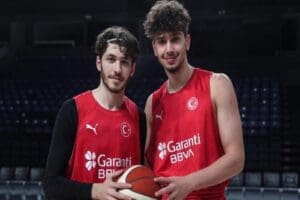 Beşiktaş forması giyen milli basketbolcu Şehmus Hazer, Cleveland Cavaliers'ın davetlisi