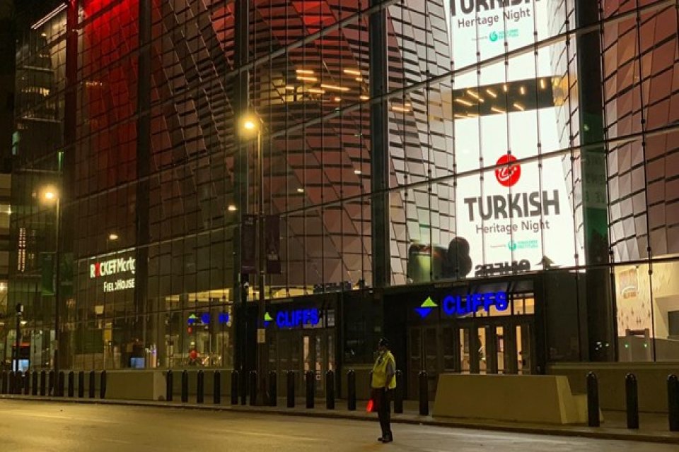Amerikan Basketbol Ligi (NBA) takımlarından Cleveland Cavaliers ile Yunus Emre
