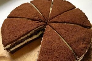 İtalyan mutfağı denilince akla gelen ilk lezzetlerden biri tiramisu. Ayrıca