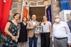 İzmir B&uuml;y&uuml;kşehir Belediyesi ve İzmir Vakfı ortaklığında kurulan İzmir Sinema