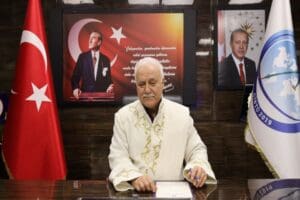 İlahiyat&ccedil;ı Nihat Hatipoğlu, sosyal medya hesabı &uuml;zerinden bir veda mesajı