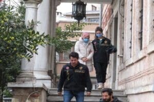 İstanbul Pendik'te terk edilmiş halde bulunduktan sonra kendisine s&uuml;t annelik