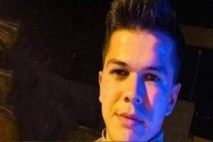 Hatay'da g&ouml;revli bir uzman &ccedil;avuş, nişanlısı ile telefonda g&ouml;r&uuml;nt&uuml;l&uuml; g&ouml;r&uuml;şme
