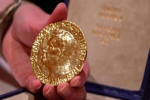 Ge&ccedil;en yıl Nobel Barış &Ouml;d&uuml;l&uuml;'n&uuml; kazanan muhalif gazeteci Dmitri Muratov'un