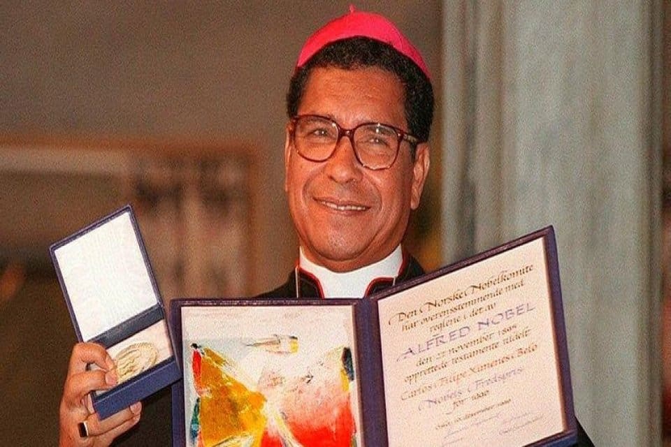 Nobel Barış &Ouml;d&uuml;l&uuml; sahibi Katolik din adamı Carlos Filipe Ximenes