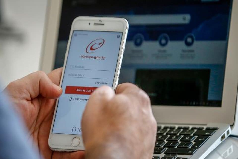 N&ouml;bet&ccedil;i Eczane Sorgulama Hizmeti, e-Devlet'te hayata ge&ccedil;irildi. T&uuml;m T&uuml;rkiye'deki, n&ouml;bet&ccedil;i