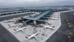 Gaziantep’te yer alan hava sahasında, yerden yaklaşık 9 bin feet