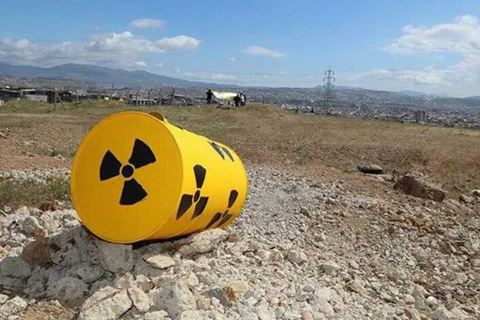 İzmir'in &Ccedil;ernobil'i olarak bilinen ve yıllar &ouml;nce kapatılmasına rağmen toprağa