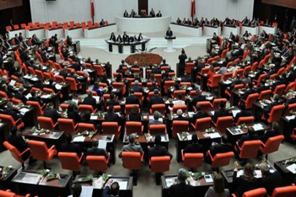 AK Partili&nbsp;vekillerin imzasıyla Meclis'in g&uuml;ndemine taşınan N&uuml;kleer D&uuml;zenleme Kanunu Teklifi,