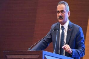 Milli Eğitim Bakanı Mahmut &Ouml;zer, "N&uuml;kleer enerji alanı bulunan bir