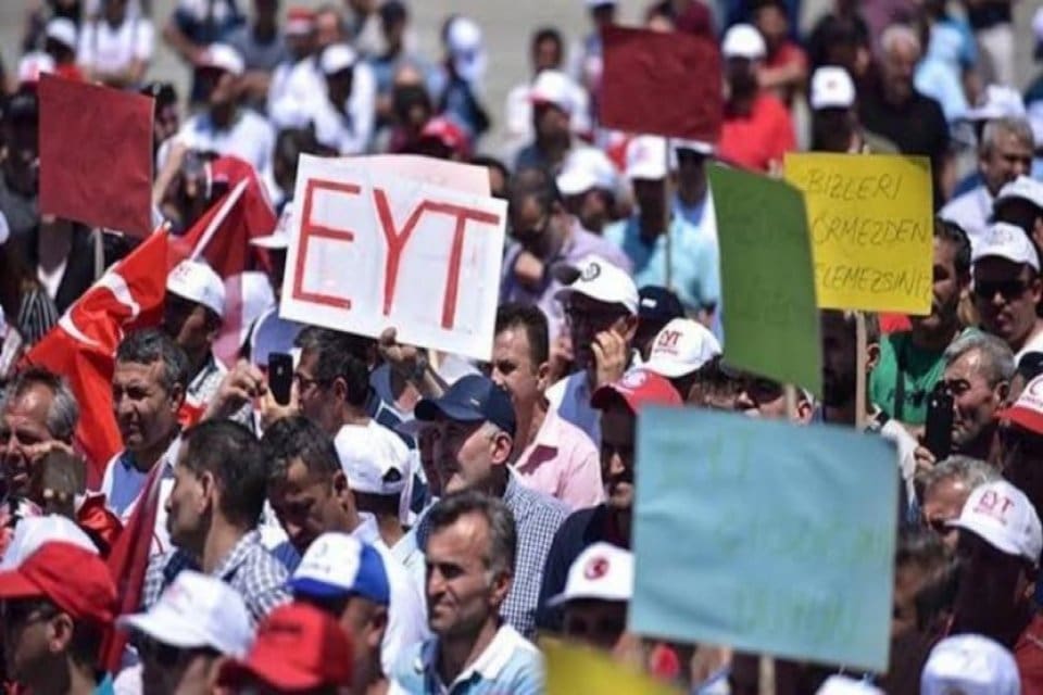 AK Parti Genel Başkanvekili Kurtulmuş, 'EYT ne zaman yasalaşacak' sorusuna