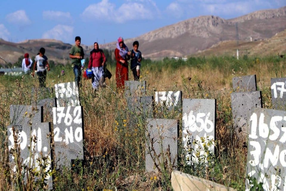 Van'a yasa dışı yollardan ge&ccedil;iş yapan g&ouml;&ccedil;menlerin bazıları &ccedil;ıktıkları bu