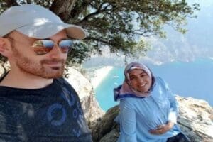 Sigorta parası i&ccedil;in eşini kayalıklardan atıp &ouml;ld&uuml;rd&uuml;ğ&uuml; iddia edilen Hakan