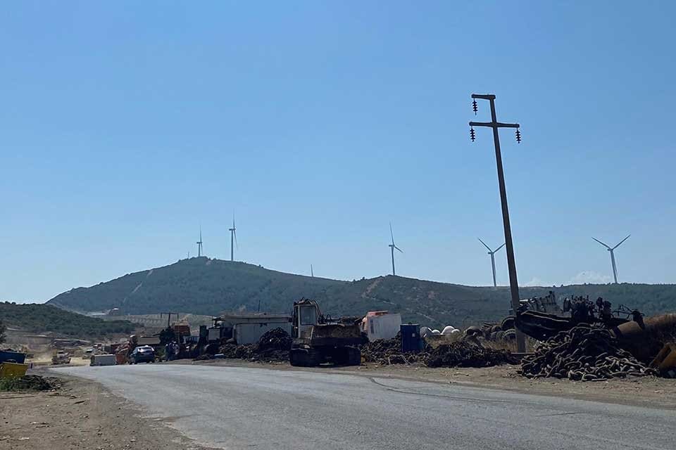 İzmir'in Aliağa il&ccedil;esindeki gemi s&ouml;k&uuml;m tesisi yakınlarında toplanan toz numuneleri