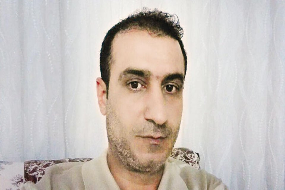 Ailesiyle yaşayan Uğur Biroğlu, annesi Ş&uuml;kran Biroğlu ve ağabeyi Mesut