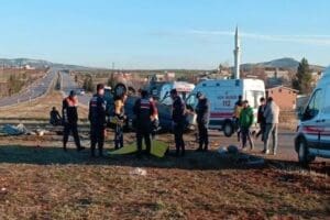 Gaziantep-Kilis karayolunda &ouml;ğrenci servisinin bir ara&ccedil;la &ccedil;arpışması sonucu ilk belirlemelere