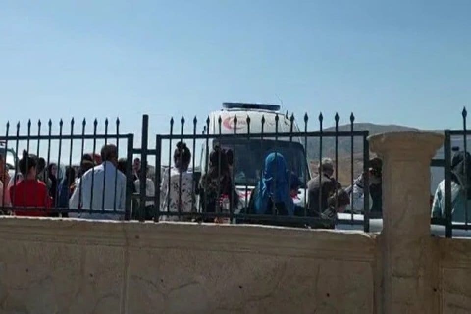 Bitlis'te hen&uuml;z faaliyete ge&ccedil;memiş kız &ouml;ğrenci yurdunda yangın &ccedil;ıktı. Misafirhane