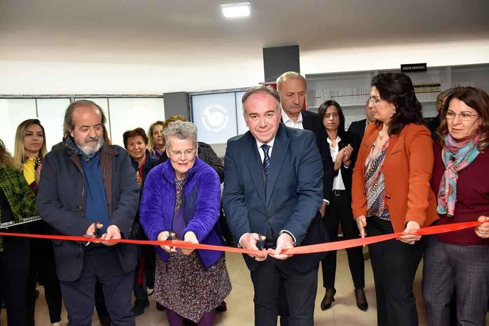 Aydın'ın Germencik il&ccedil;esinde, k&uuml;&ccedil;&uuml;k yaşta evlendirildiği i&ccedil;in okuyup, &ouml;ğretmen olma