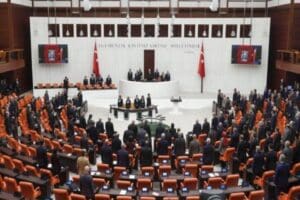 Depremden etkilenen 10 ili kapsayan OHAL tezkeresi TBMM Genel Kurulu'nda