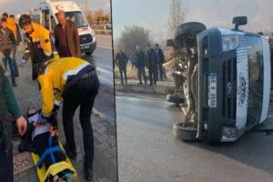 Van'ın Gevaş il&ccedil;esinde devrilen okul servis minib&uuml;s&uuml;ndeki 11 &ouml;ğrenci yaralandı.