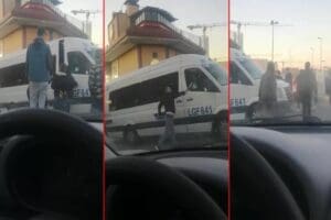 K&uuml;&ccedil;&uuml;k&ccedil;ekmece&rsquo;de bir s&uuml;r&uuml;c&uuml;, trafikte tartışırken kendisine k&uuml;frettiğini ileri s&uuml;rd&uuml;ğ&uuml; okul