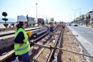 İzmir B&uuml;y&uuml;kşehir Belediyesi&rsquo;nin yapımı s&uuml;rd&uuml;rd&uuml;ğ&uuml; &Ccedil;iğli Tramvay Hattı&rsquo;nın Karşıyaka Tramvay
