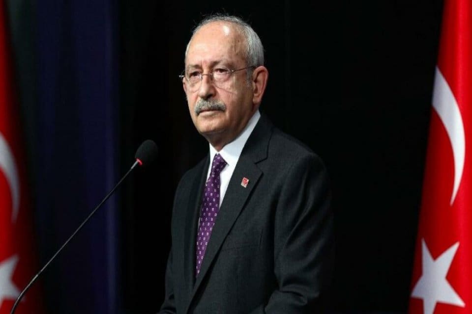 Olağan&uuml;st&uuml; MYK toplantısının ardından a&ccedil;ıklamalarda bulunan CHP lideri Kılı&ccedil;daroğlu, "Sen