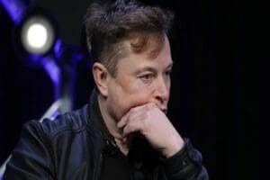 Elon Musk &lsquo;hisse manip&uuml;lasyonu&rsquo; davasında ilk kez hakim karşısına &ccedil;ıktı.