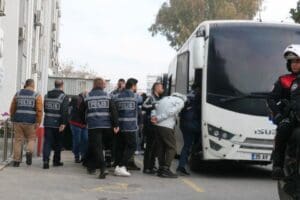 İzmir&rsquo;de G&ouml;ztepe ile Altay arasındaki ma&ccedil;ta &ccedil;ıkan olaylar sebebiyle g&ouml;zaltına