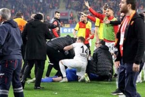 Spor Toto 1. Lig'de olaylar nedeniyle ileri bir tarihi ertelenen
