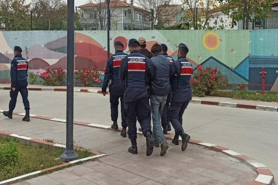 Edirne'de, Bulgaristan sınır polisi Petır Bicvarov'un av t&uuml;feğiyle &ouml;ld&uuml;r&uuml;lmesiyle ilgili