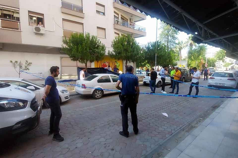 İZMİR'de, pompalı t&uuml;fekle vurularak &ouml;ld&uuml;r&uuml;len G&ouml;ztepe Yalı Taraftar Derneği &uuml;yesi