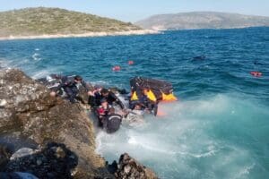 Aydın'ın Kuşadası il&ccedil;esinde, Yunanistan unsurlarının &ouml;l&uuml;me terk ettiği 38 ka&ccedil;ak