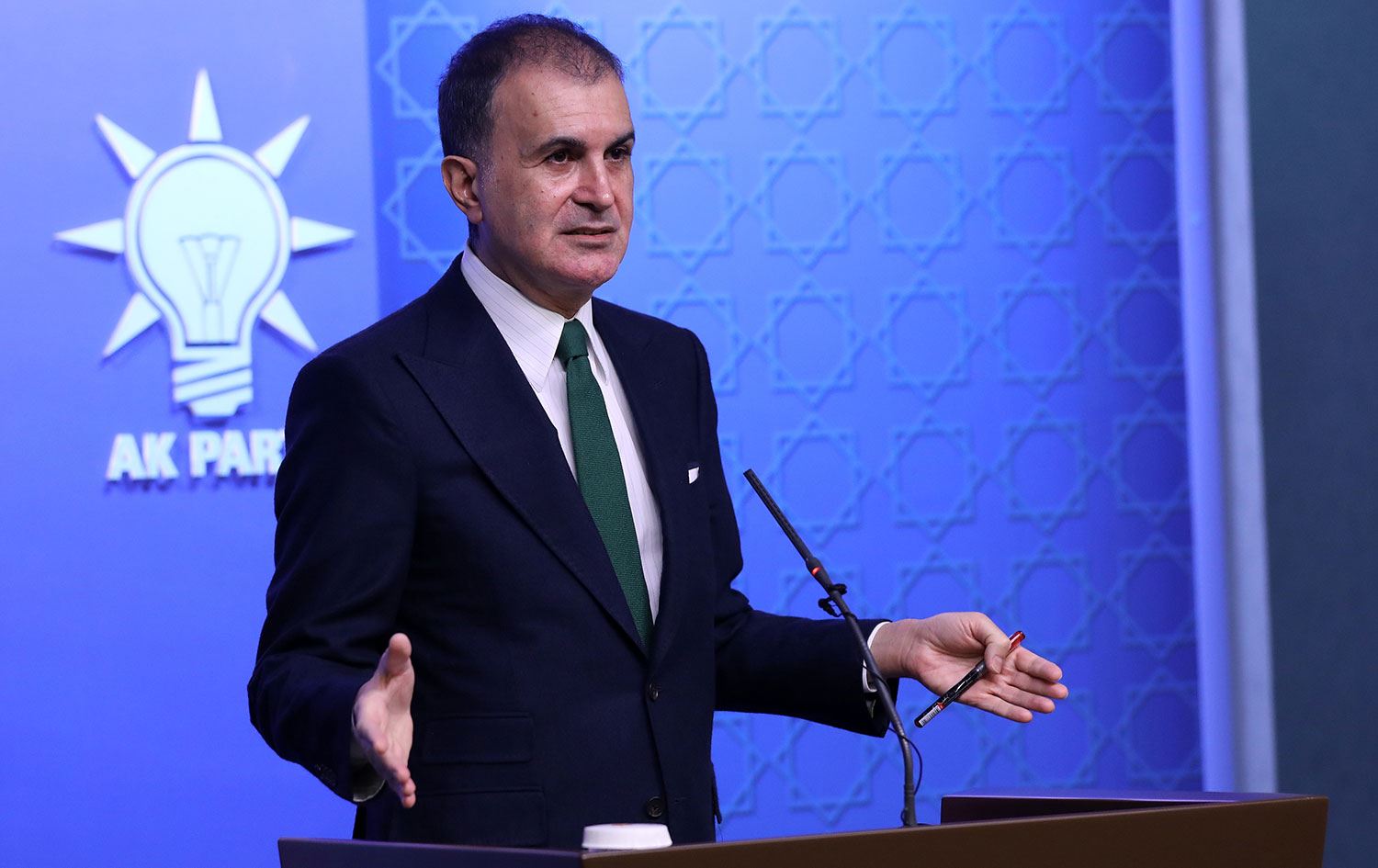 AK Parti Sözcüsü Ömer Çelik’in açıklamalarından öne çıkanlar şöyle: “Bütün