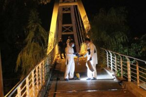 İzmir'in Bayraklı ilçesinde, iki grup arasında çıkan 'Omuz atma' kavgasında