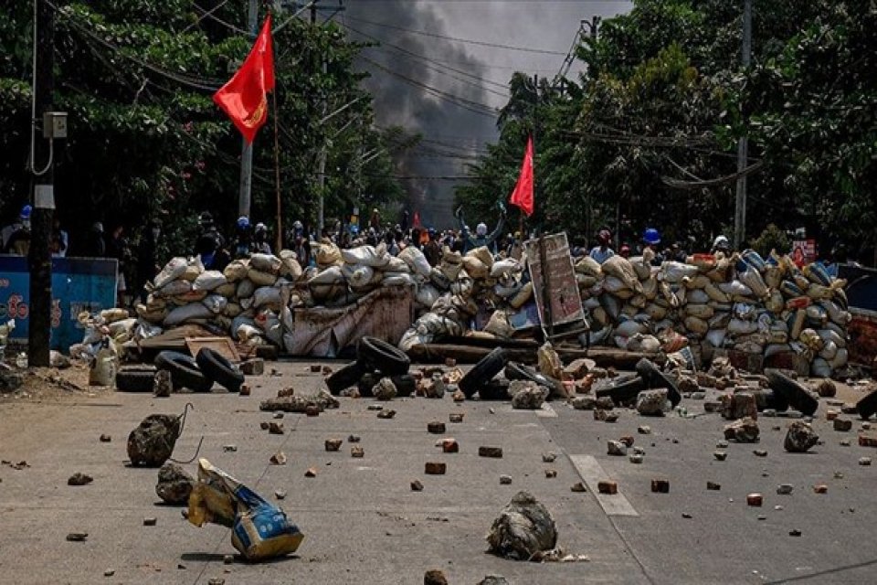 Myanmar'da askeri darbe ve se&ccedil;ilmiş h&uuml;k&uuml;met &uuml;yelerinin g&ouml;zaltına alınmasına karşı