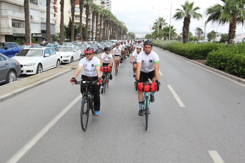 &Ccedil;anakkale Bisiklet Platformu'nun (&Ccedil;ABİP) orman g&ouml;n&uuml;ll&uuml;s&uuml; &uuml;yeleri orman yangınları konusunda