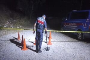 MUĞLA'nın Bodrum il&ccedil;esinde ormanda başından tabancayla vurulmuş cesedi bulunan kişinin