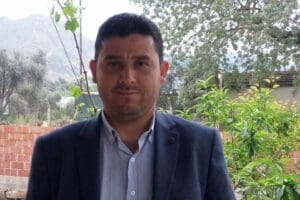 Aydın'ın İncirliova il&ccedil;esinde, tarlalarına ulaşılan yolun İkizdere Barajı sular altında