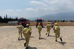 İzmir Orman Bölge Müdürlüğü ekipleri, hava sıcaklıklarının artmasıyla birlikte olası orman