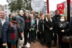 Karşıyaka Belediyesi, il&ccedil;e tarihinde iz bırakan kişilerin adlarını, hatıralarına yaraşır