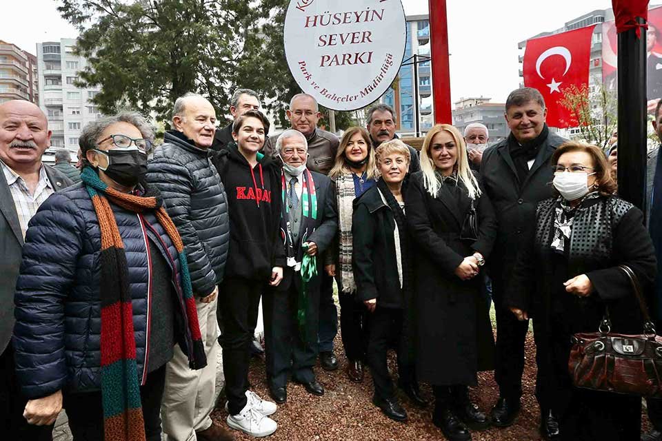 Karşıyaka Belediyesi, il&ccedil;e tarihinde iz bırakan kişilerin adlarını, hatıralarına yaraşır