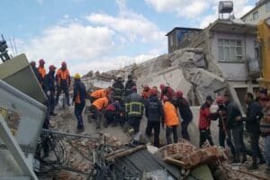 Kahramanmaraş merkezli 2 b&uuml;y&uuml;k depremin etkilediği&nbsp;Osmaniye'de bug&uuml;n meydana gelen&nbsp;art&ccedil;ı sarsıntıda,&nbsp;4