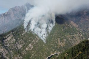 Osmaniye’nin Düziçi ilçesinde pazar günü çıkan orman yangını, dördüncü gününde